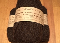 Wool: 50g ball Balwen Aran