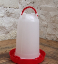 3L Red & White Plastic Drinker, twist-lock