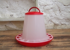3kg Red & White Plastic feeder