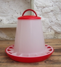 3kg Red & White Plastic feeder
